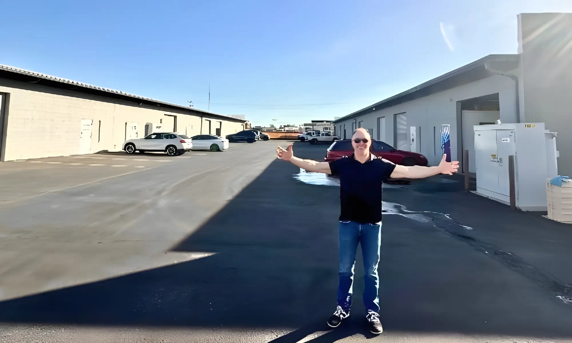 Drive lane between small-bay industrial warehouse units